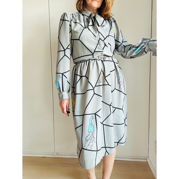 Vintage 80s Day Dress Size Med Grey Graphic Print Midi Length Office Made USA - Picture 9 of 11